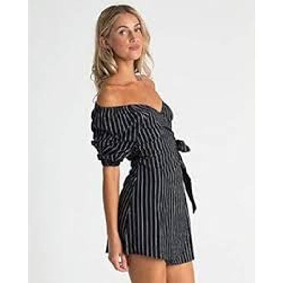 Billabong Dresses & Skirts - BILLABONG Best Dressed Wrap Black Size XS Cotton Linen Off Shoulder FEMININE